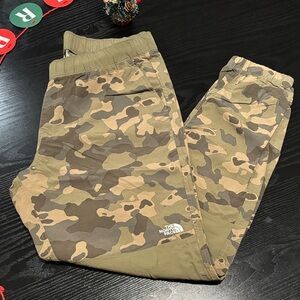 Women’s The North Face Camo Pants US Large